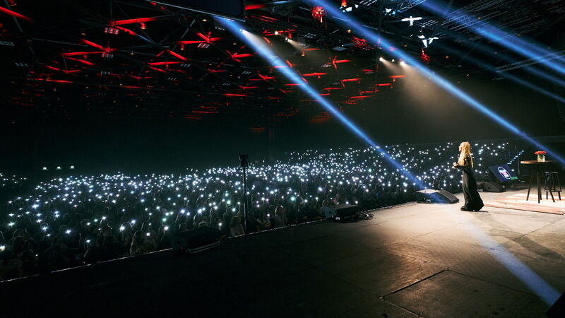 PTZ-Hubsäulen von AV22 bei Late Crime Show in Mitsubishi-Halle in Düsseldorf